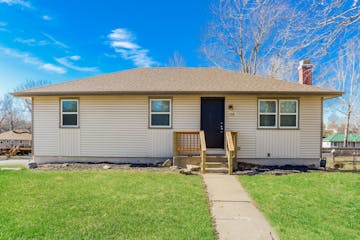 1914 WILLOW ST HIGGINSVILLE, MO 64037